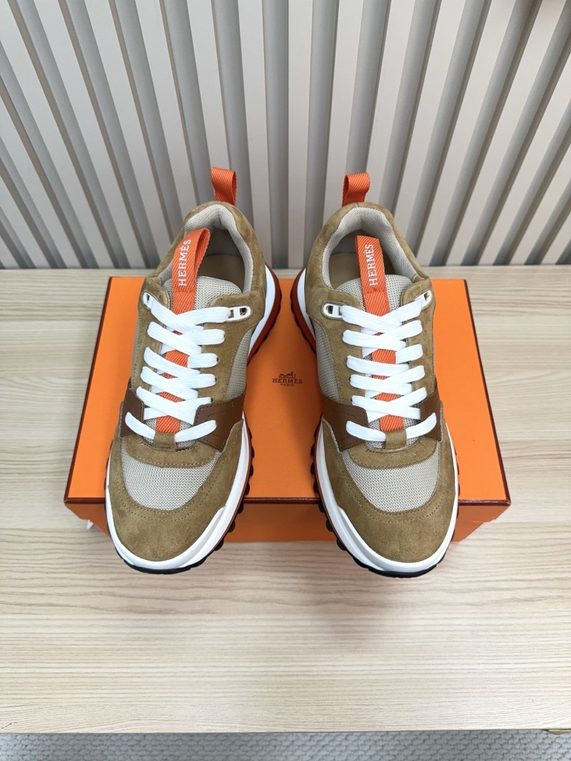 H**me5 sneaker